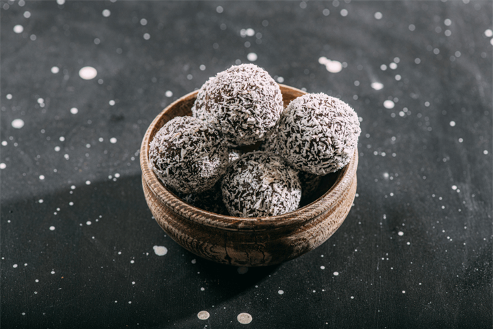 Salted caramel and coconut bliss balls
