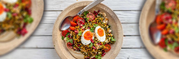 Freekeh 'tabbouleh' with hummus, egg and soft herbs
