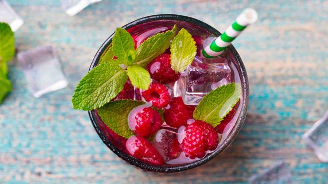 Elderberry, mint and raspberry mocktail